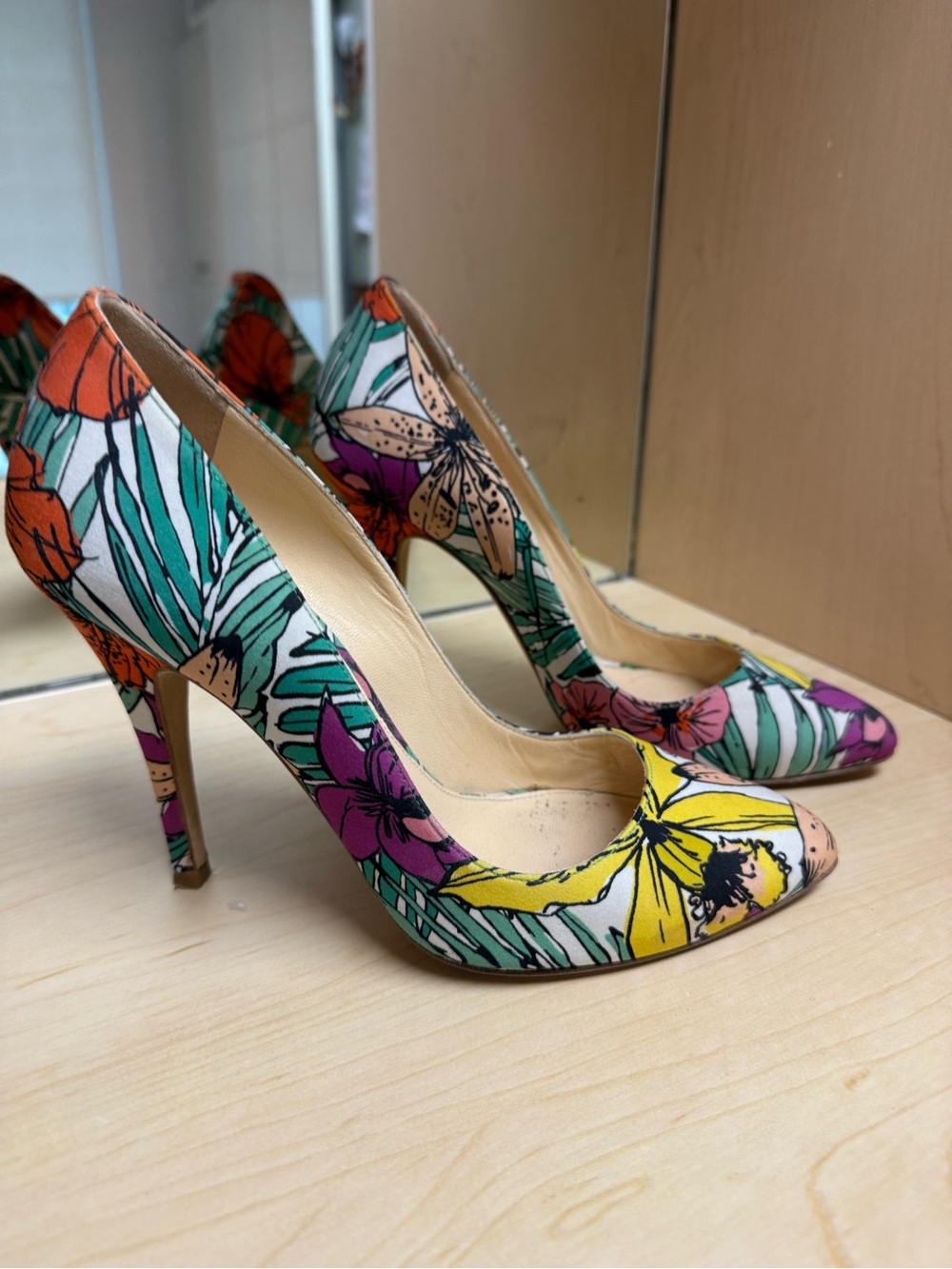 Charlie by Matthew Zink Floral Pointed-Toe Pumps in Yellow, Green, Pink Purple 8